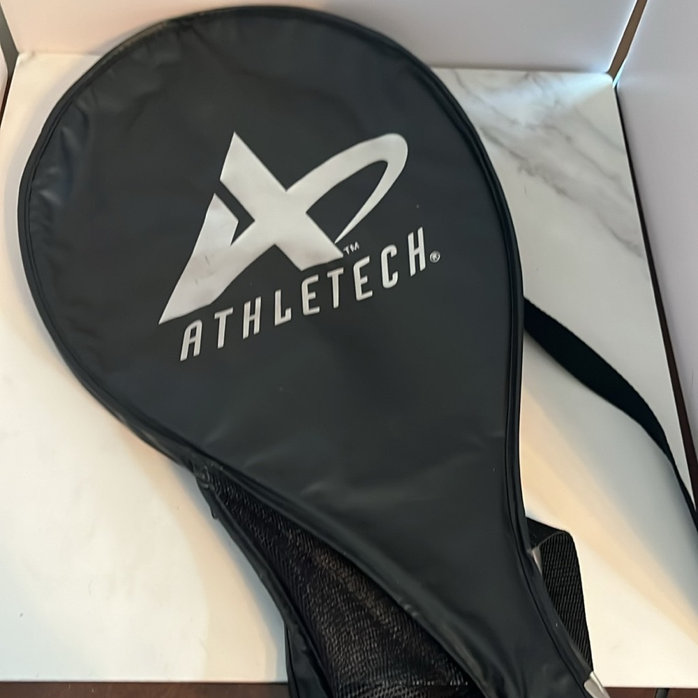 Tennis racket - Picture 4 of 5